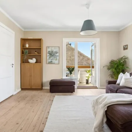 Bright With Mountain Views Leilighet