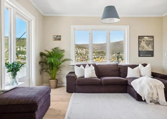 Bright With Mountain Views Bergen